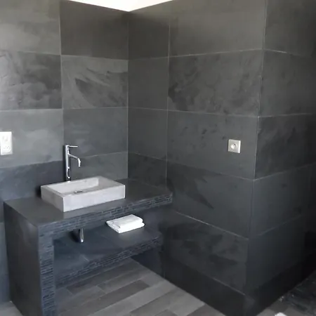 شقة Tissoggio بروبرِيانّو