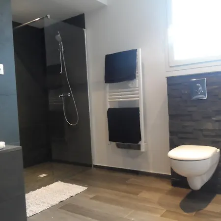 شقة Tissoggio بروبرِيانّو